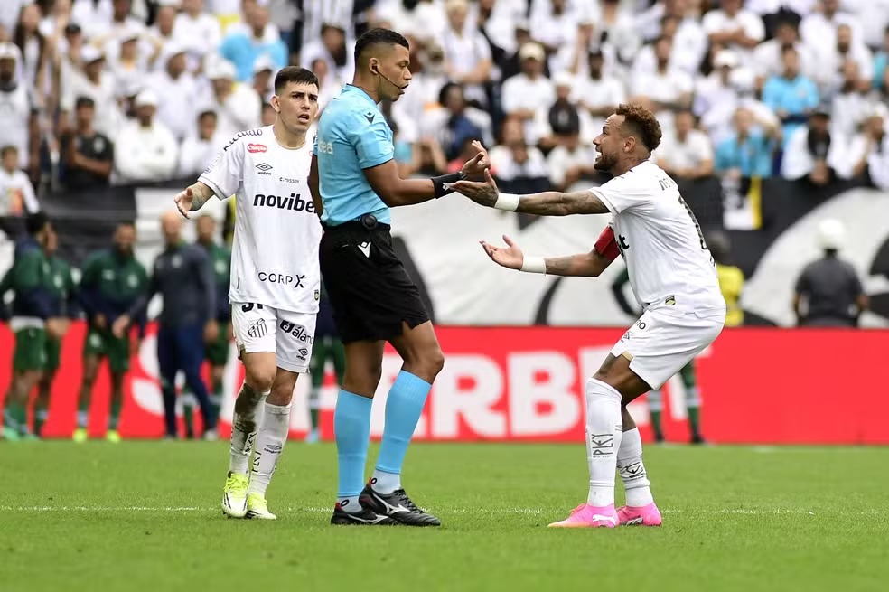 Caso de suposto erro de direito leva o Santos FC ao STJD contra o Coritiba
