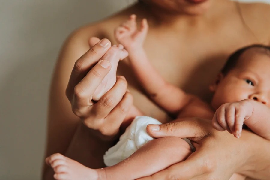 Bebê com cólica? Saiba o que fazer para aliviar as dores