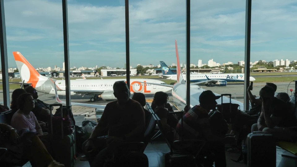 Aumento do combustível deve elevar preço das passagens, projeta Gol