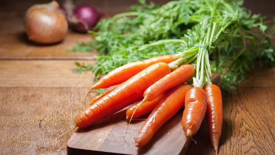 Hortaliças sobem de preço em abril e frutas têm desempenho irregular