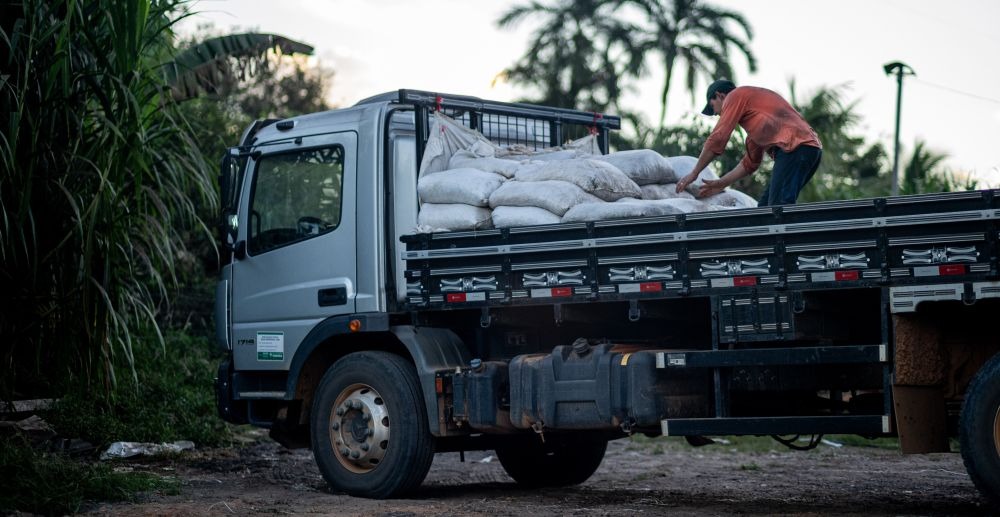 Cacoal ganha reforço no transporte de café com novo caminhão