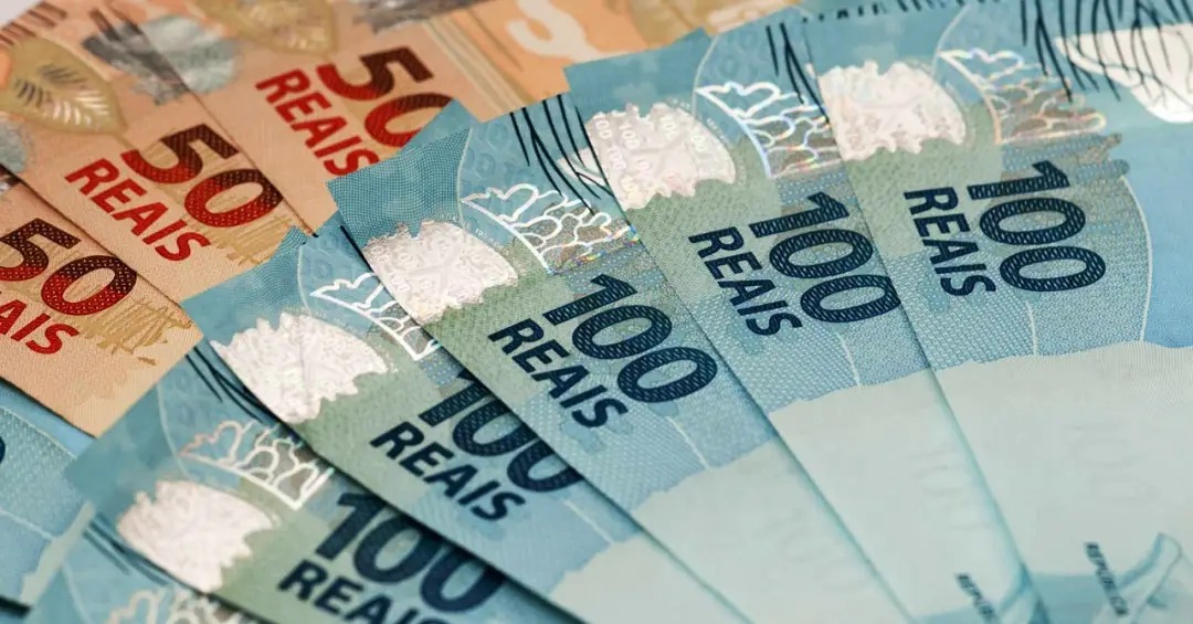 Economia brasileira enfrenta “equilíbrio precário”, diz IFI