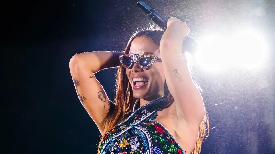 Anitta lança colaboração internacional para a Copa do Mundo
