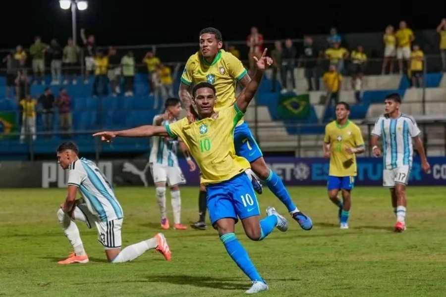 Protesto contra racismo resulta em punição de atleta pela Conmebol