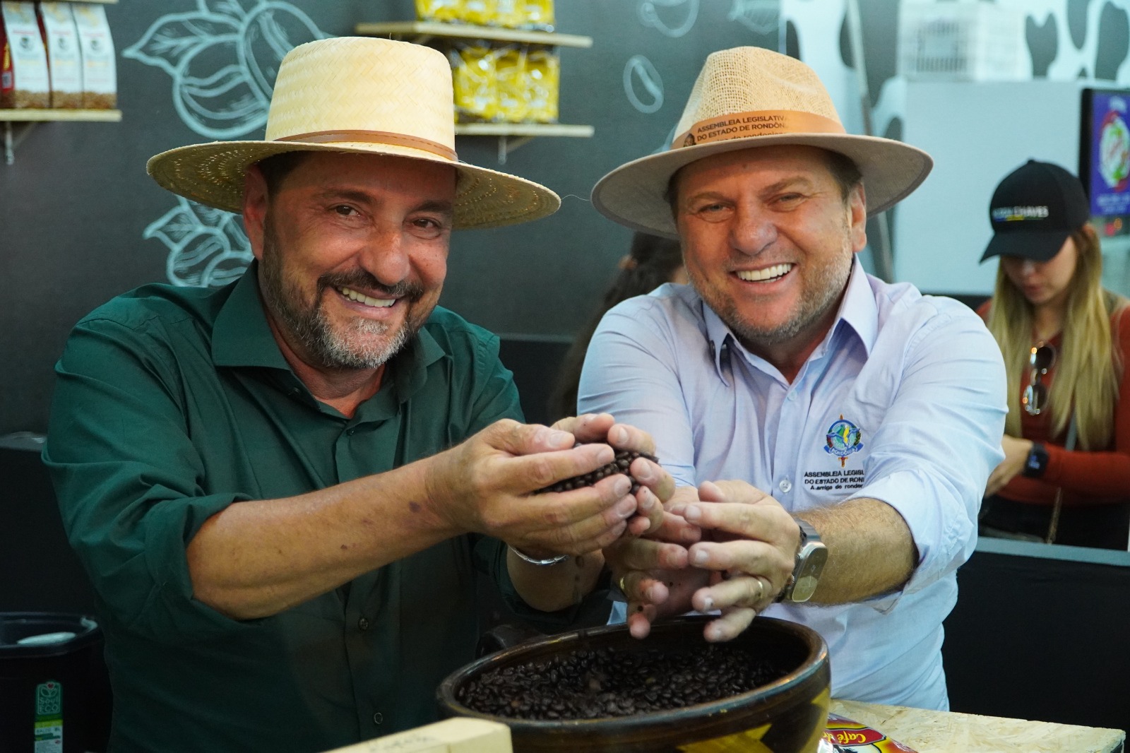 Em visita à Rondônia Rural Show, Hildon Chaves  defende investimentos no “Ouro Verde”