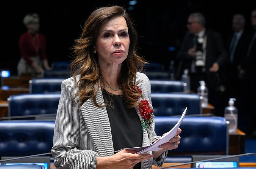 Professores terão piso de R$ 5.130 após aprovação no Senado