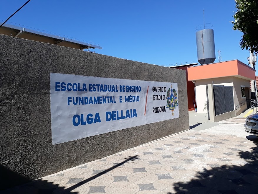 Direção da Escola Olga Dellaia chama PM para conter alunos brigões, em Jaru, RO