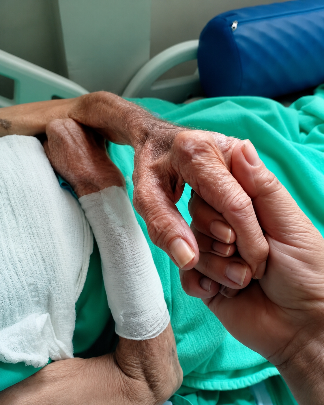 Idoso de 94 anos aguarda cirurgia há mais de dois meses após fratura no fêmur, em Cacoal, RO