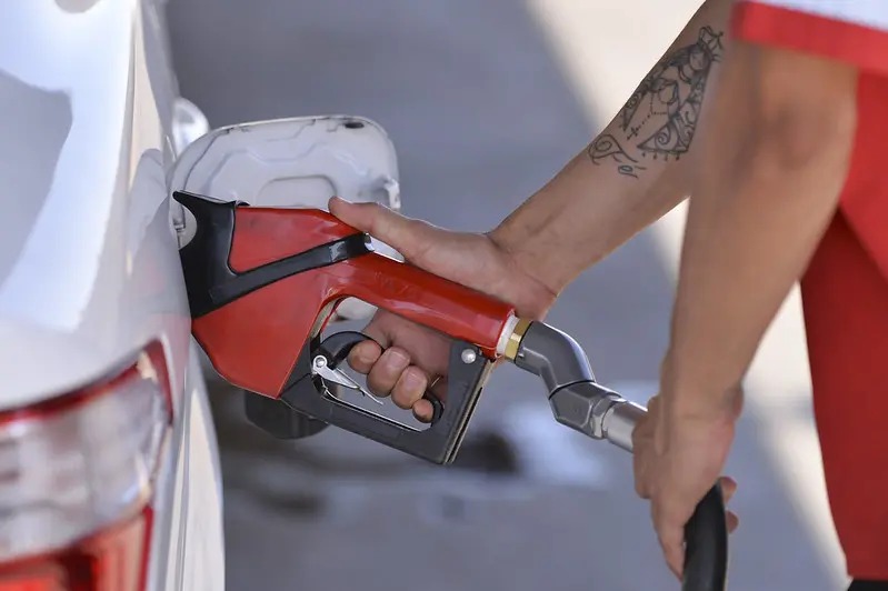 Petrobras reduz preço do diesel e amplia alívio para consumidores