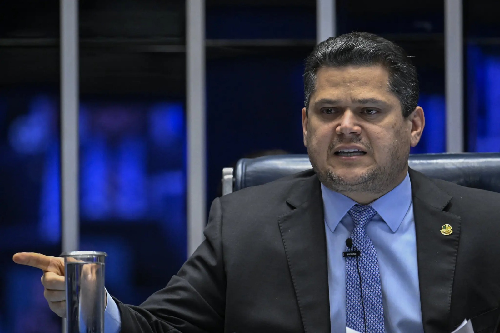 Pressionado por CPMI do Master, Alcolumbre reclama de ataques políticos