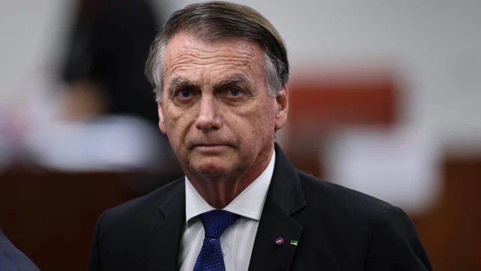 Novo boletim médico relata piora nas crises de soluço de Jair Bolsonaro