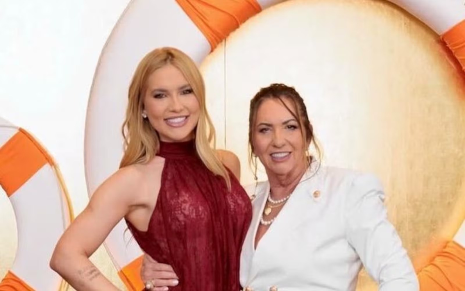 Mãe de Virginia Fonseca vira mentora de pais e cobra até R$ 80 mil