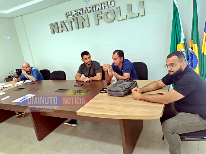 Servidores da Câmara conquistam reajuste salarial e aumento de benefícios após negociações do SINSEMUC, em Cacoal, RO