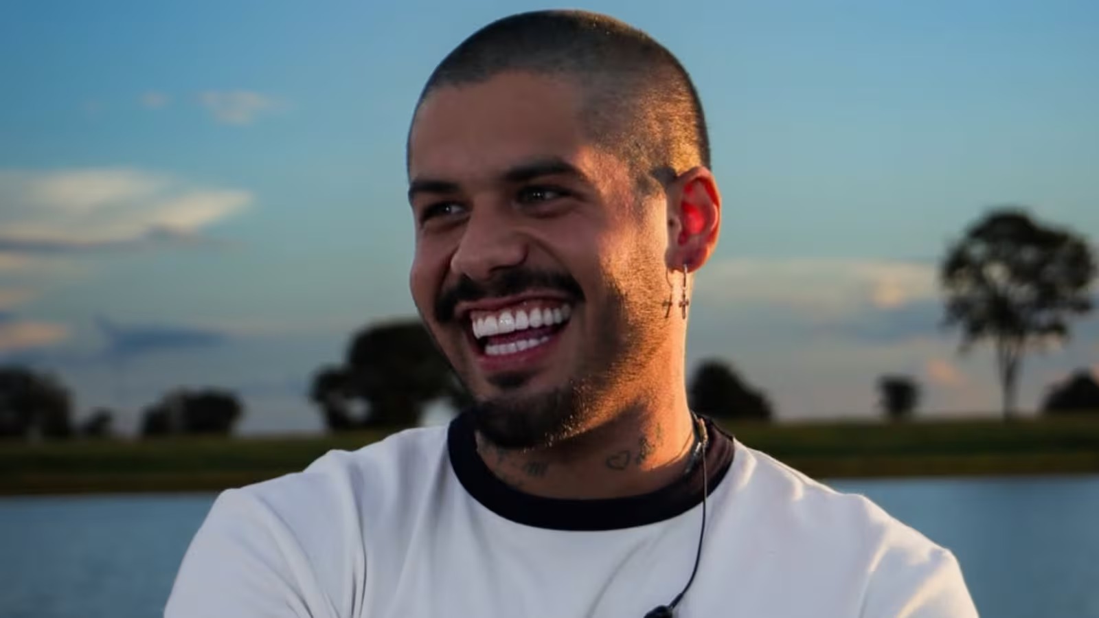 Zé Felipe fala sobre motivo de ainda não ter ido para a nova residência