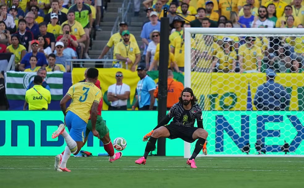 Ancelotti prioriza ajustes na defesa após série negativa da Seleção