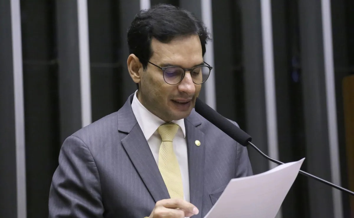 Relator leva a líderes atualização do parecer que trata do fim da escala 6x1