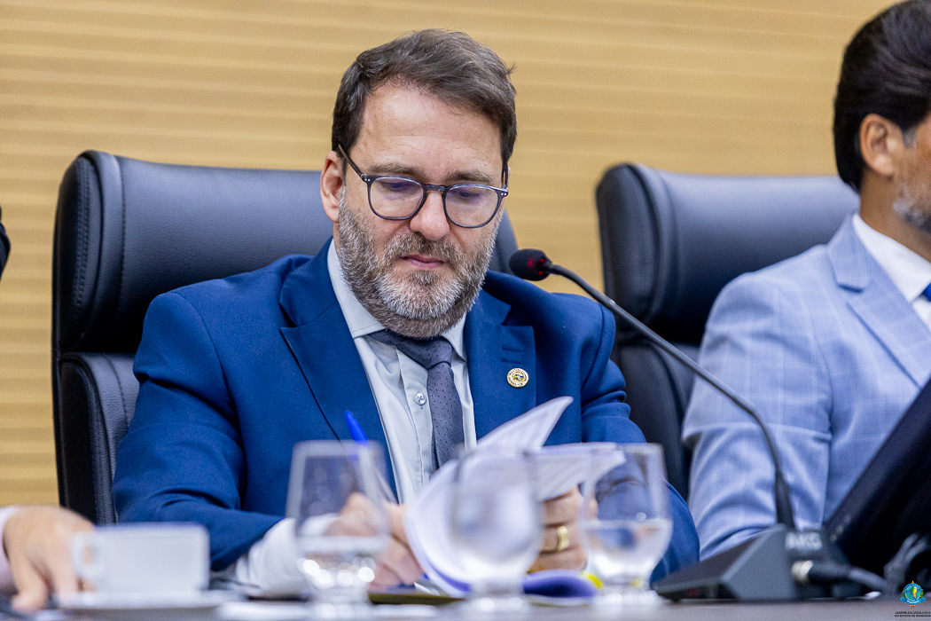Deputado pede reforço na sinalização e tapa-buracos na RO-459