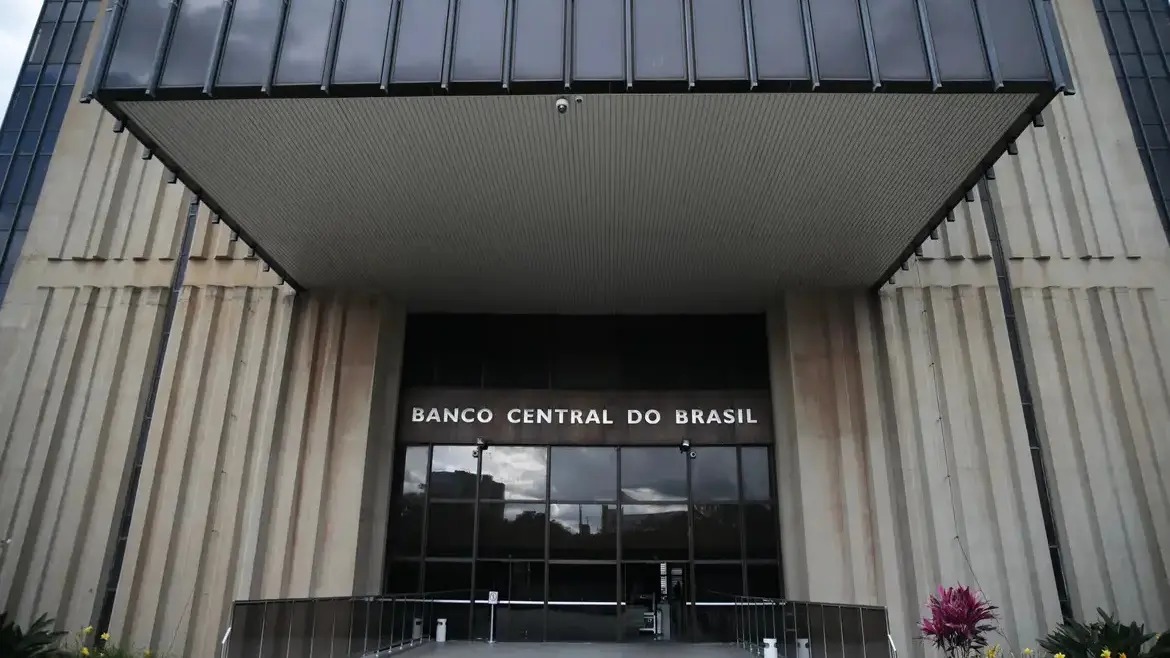 Taxa Selic é reduzida para 14,25% ao ano pelo Copom