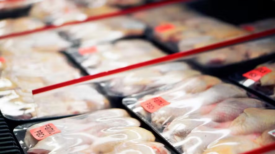 Frango registra alta de preços apesar de produção histórica