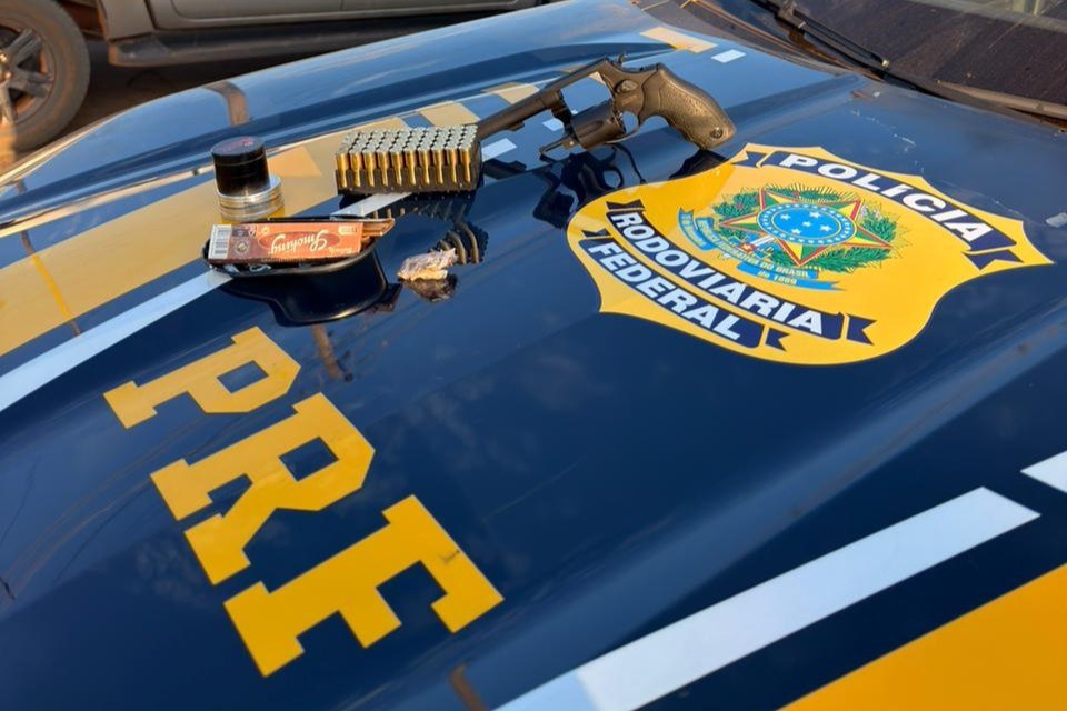 PRF encontra revólver calibre .38 e munições em Vilhena