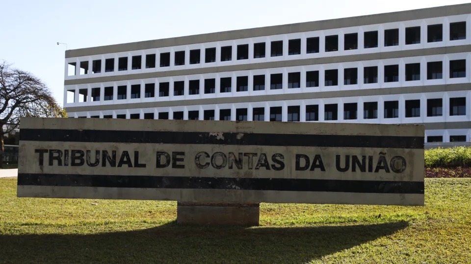 Contas públicas devem exigir forte ajuste no próximo governo