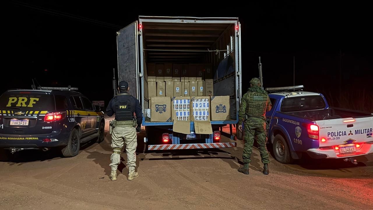 PRF e PM de Rondônia apreendem quase 100 mil maços de cigarros contrabandeados na BR-364