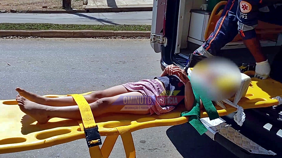 Colisão entre caminhonete e motocicleta provoca ferimentos graves em quatro pessoas, em Ariquemes, RO