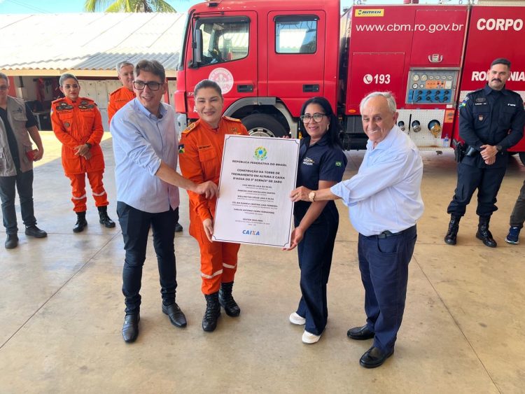 Torre de Salvamento em Altura é inaugurada pelo Corpo de Bombeiros, em Jaru, RO