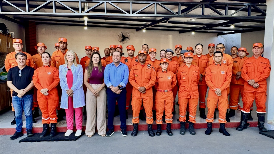Homenagem marca celebração no Dia Nacional do Bombeiro em Cacoal, RO
