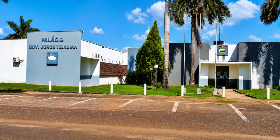 Ministério Público determina exoneração de sete servidores comissionados da Câmara de Rolim de Moura, RO