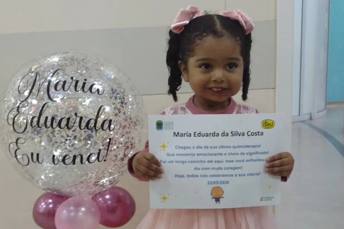 Criança de 3 anos supera desafio de tumor raro no rosto