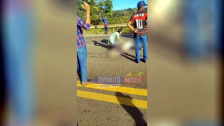 Mulher morre e outras duas pessoas ficam feridas em acidente na BR-364, em Ouro Preto do Oeste, RO