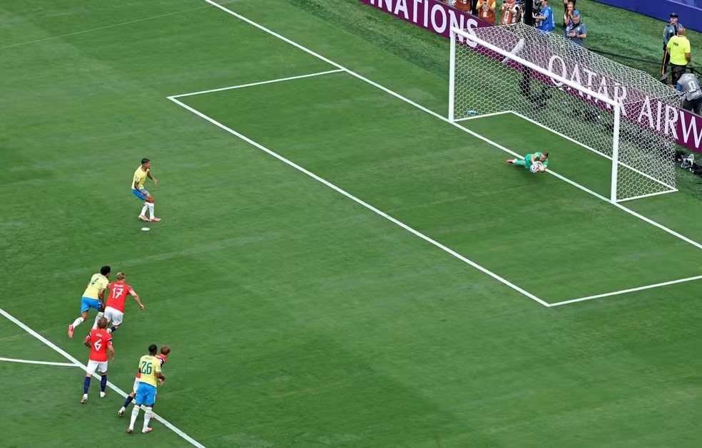 Meia da Seleção Brasileira desabafa nas redes sociais após despedida do torneio