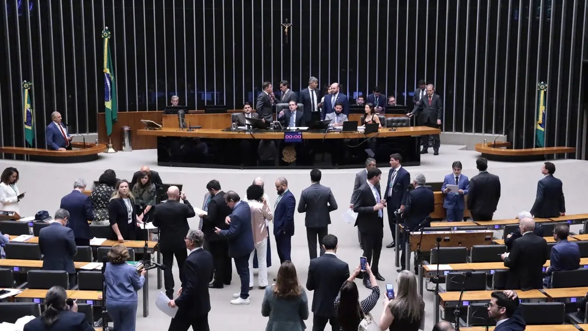 Deputados votam pedidos do governo para autorizar R$ 11,3 bilhões extras