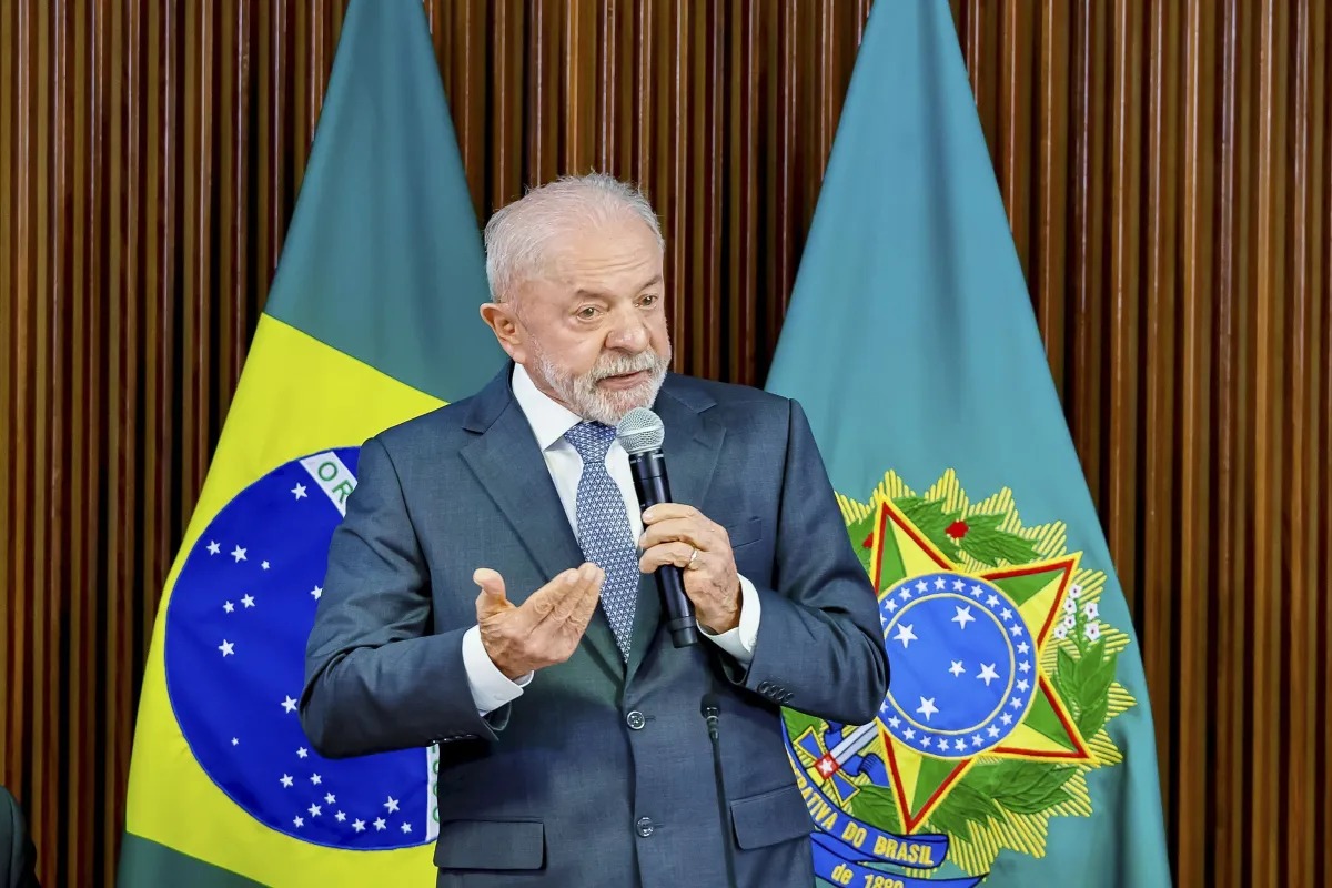 Lula mantém posição e não deve atuar com Trump antes do prazo tarifário