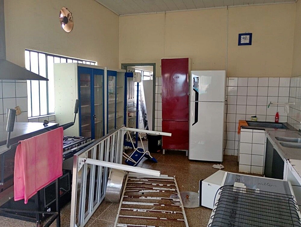 Ex-aluno invade escola, destrói patrimônio e é preso em flagrante, em Jaru, RO