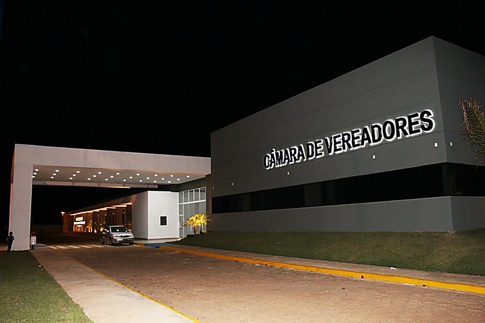 Câmara de Vereadores aprova aumento dos salários, em Vilhena, RO