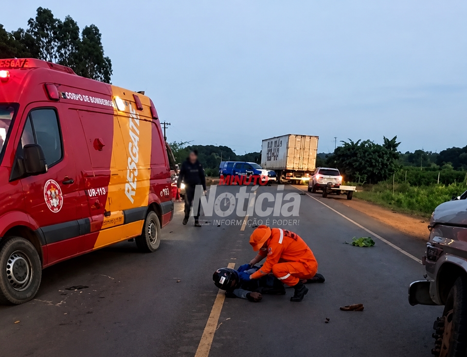 Motociclista e passageira morrem após colisão e atropelamento na BR-481