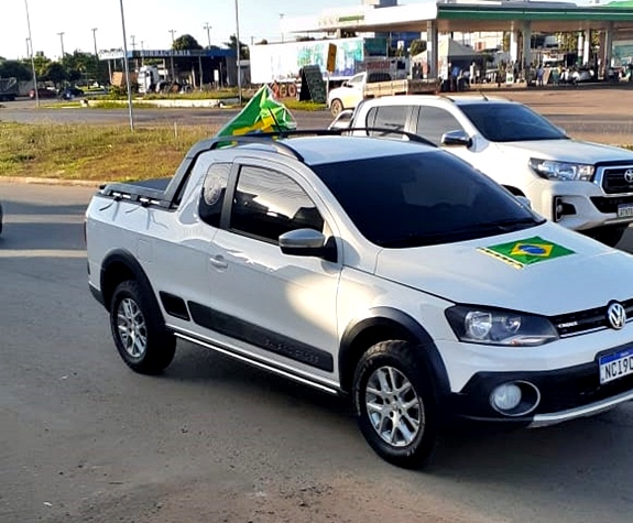 Policiais e Bombeiros Militares realizam carreata pedindo melhorias salariais para as categorias, em Jaru