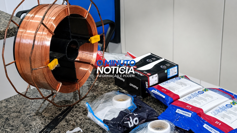 Homem é conduzido à delegacia por suspeita de receptação de fios em Cacoal
