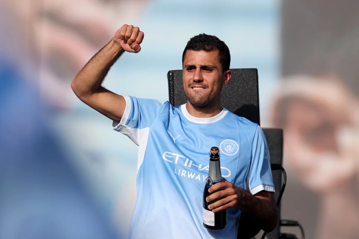 Manchester City afirma que Real Madrid não procurou Rodri