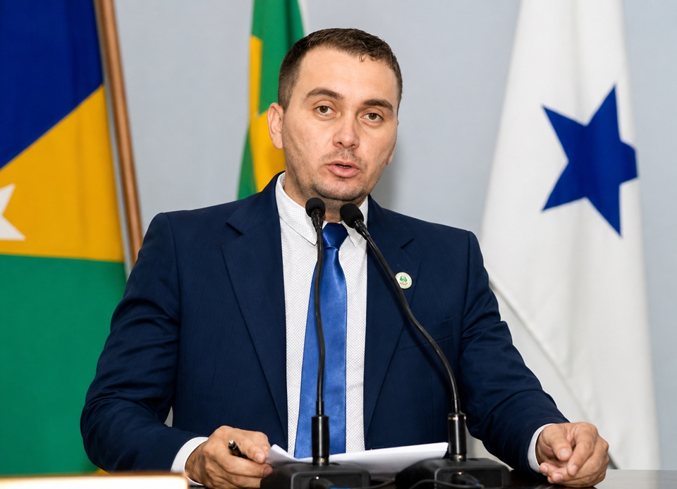 Vereador Willian Cândido escapa de processo de cassação