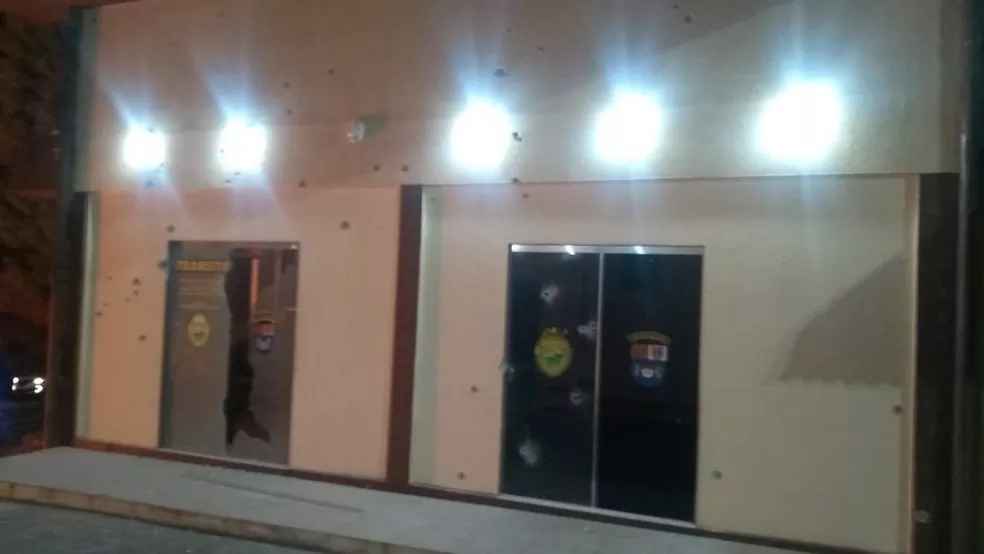 Assaltantes de Guarapuava no Paraná, fogem após balear uma pessoa e tocar o terro na cidade