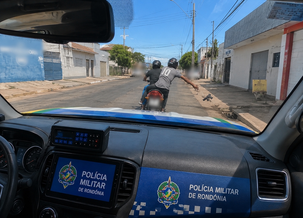 Pistola furtada de CAC é recuperada após perseguição policial em Cacoal, RO