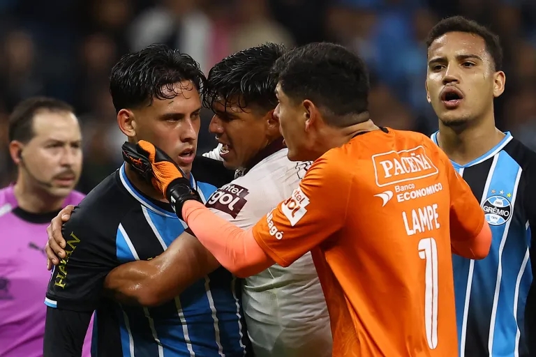 Grêmio perde para o Bolívar e cai pela 2ª vez seguida nos playoffs