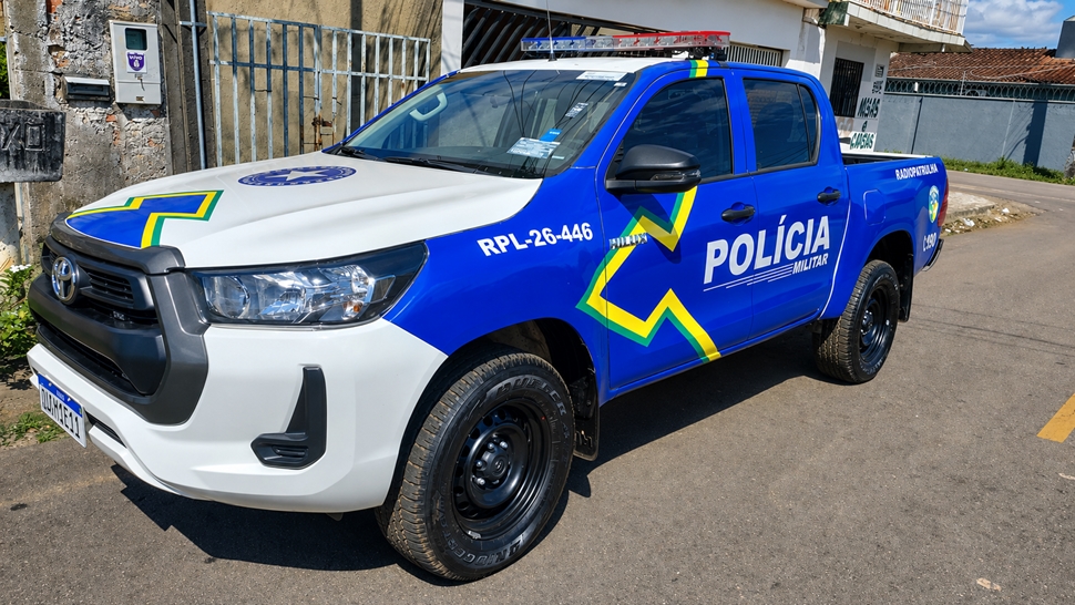 Ex-namorado força entrada em residência e mulher chama a PM