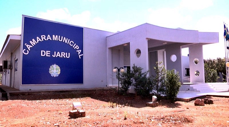 Requerimento pede cassação de três vereadores por suposta quebra de decoro parlamentar, em Jaru, RO