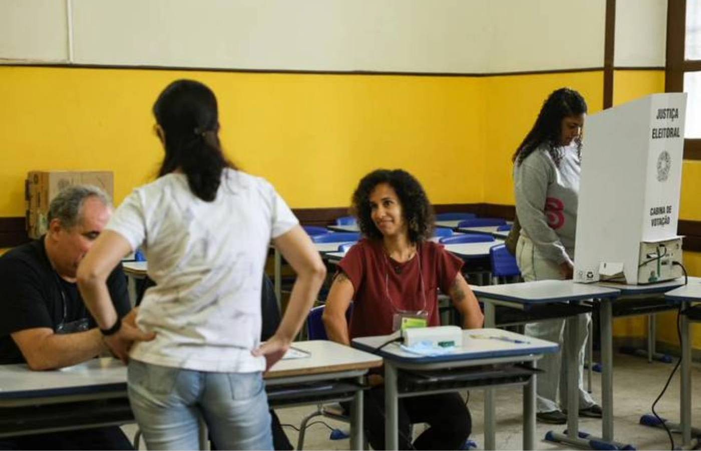 Homens são mais influenciáveis do que mulheres na hora de votar
