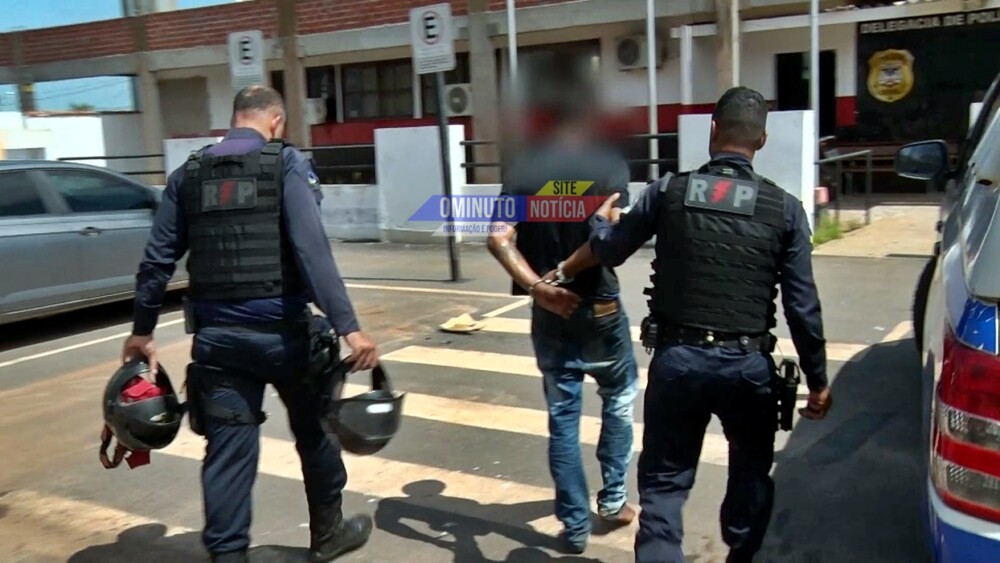 Danificou a casa da mãe e ainda resistiu a abordagem da PM