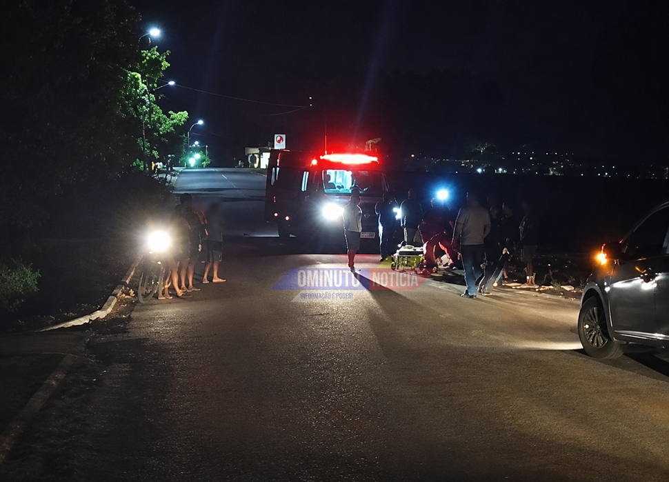 Mulher fica ferida após ser atropelada por motociclista no Jardim Vitória, em Cacoal, RO